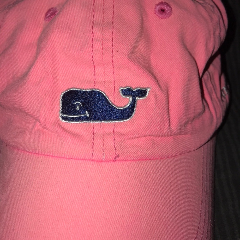 Vineyard vines hat.
